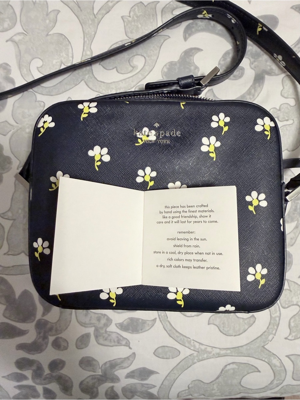 kate spade Newbury Lane Daisy crossbody with white and yellow blooms - Picture 6 of 16